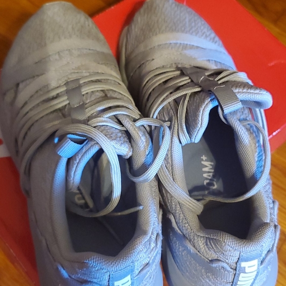 Shoes - Picture 4 of 5